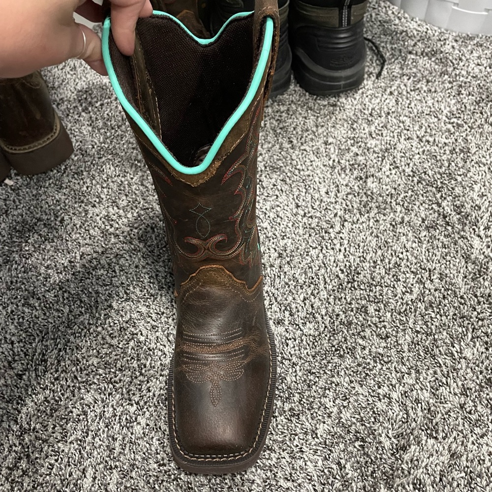 Womens justin boots. Bought brand new, never worn outside or anything